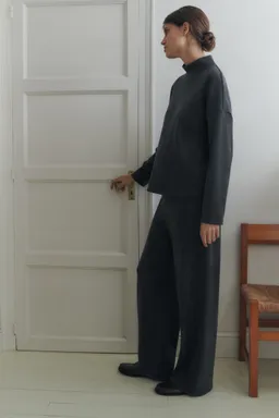 Pantalón pana cintura elástica de Mango en Pantalones para argentina