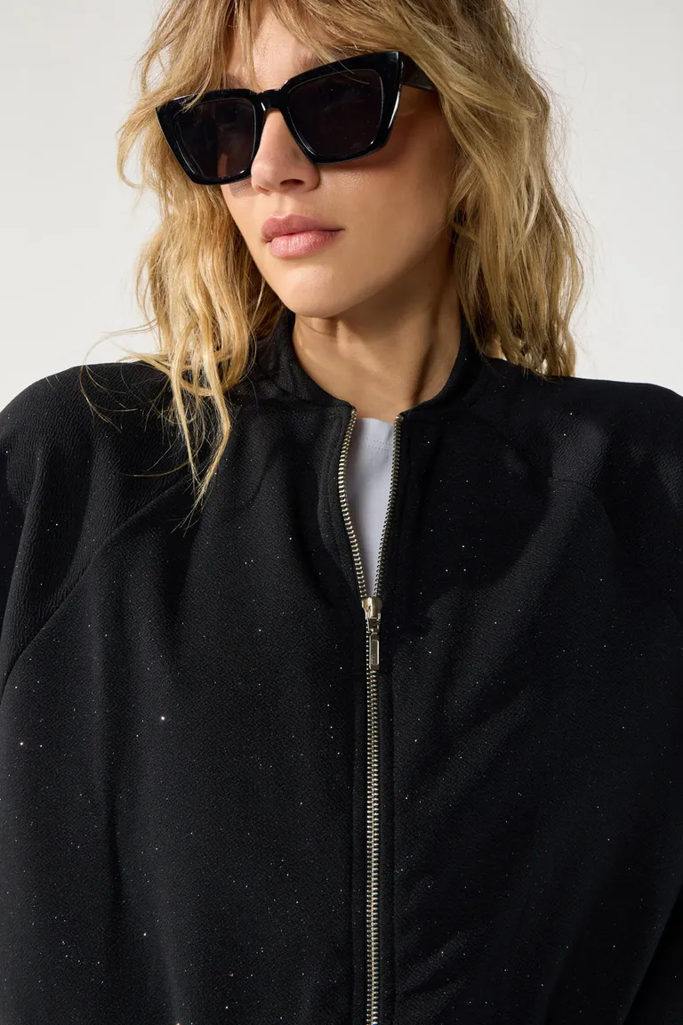 Campera bomber de punto con detalles de brillo en negro para mujer de Cuesta Blanca en Chaquetas para argentina
