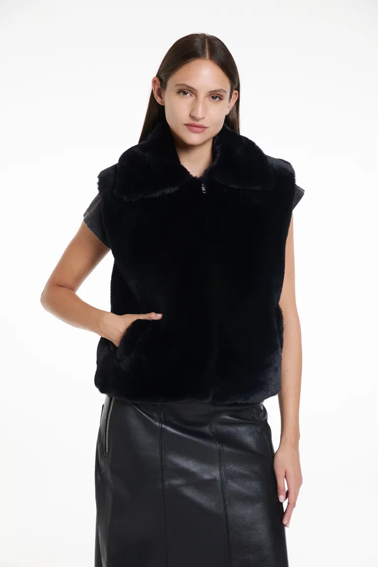 Chaleco de pelo sintético con cierre frontal y corte recto de Justaosadia en Chalecos para argentina