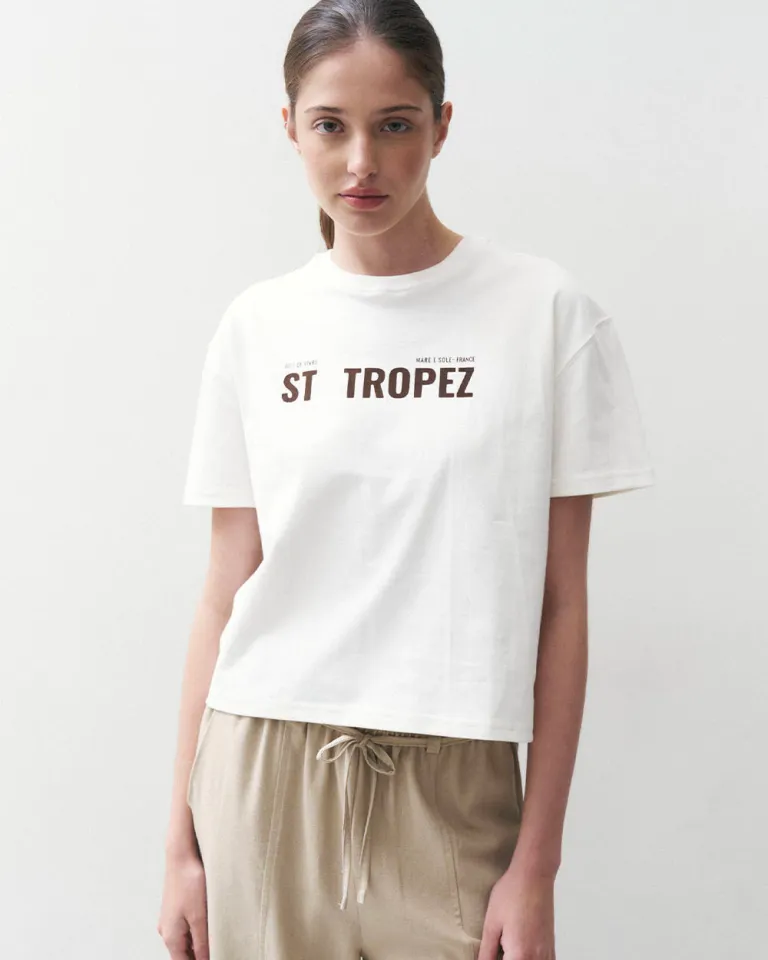 Remera estampada blanca con texto 'St Tropez' - Indumentaria de moda para mujer de Sky en Remeras para argentina