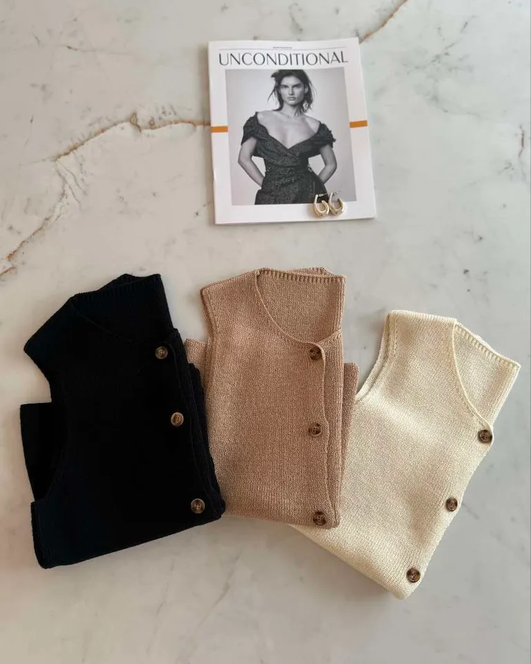 Chaleco de punto ribb abotonado para mujer de Hesed en Chalecos para argentina