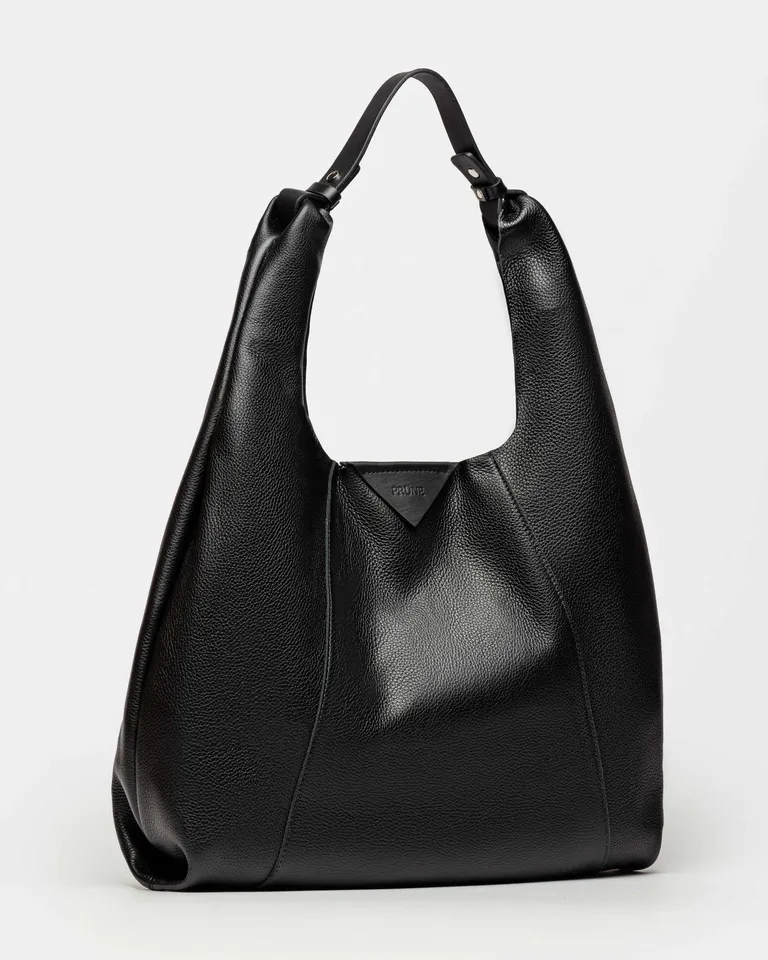 Bolso de cuero negro de diseño simple y distinguido para uso diurno y casual de Prüne en Bolsos y Carteras para argentina