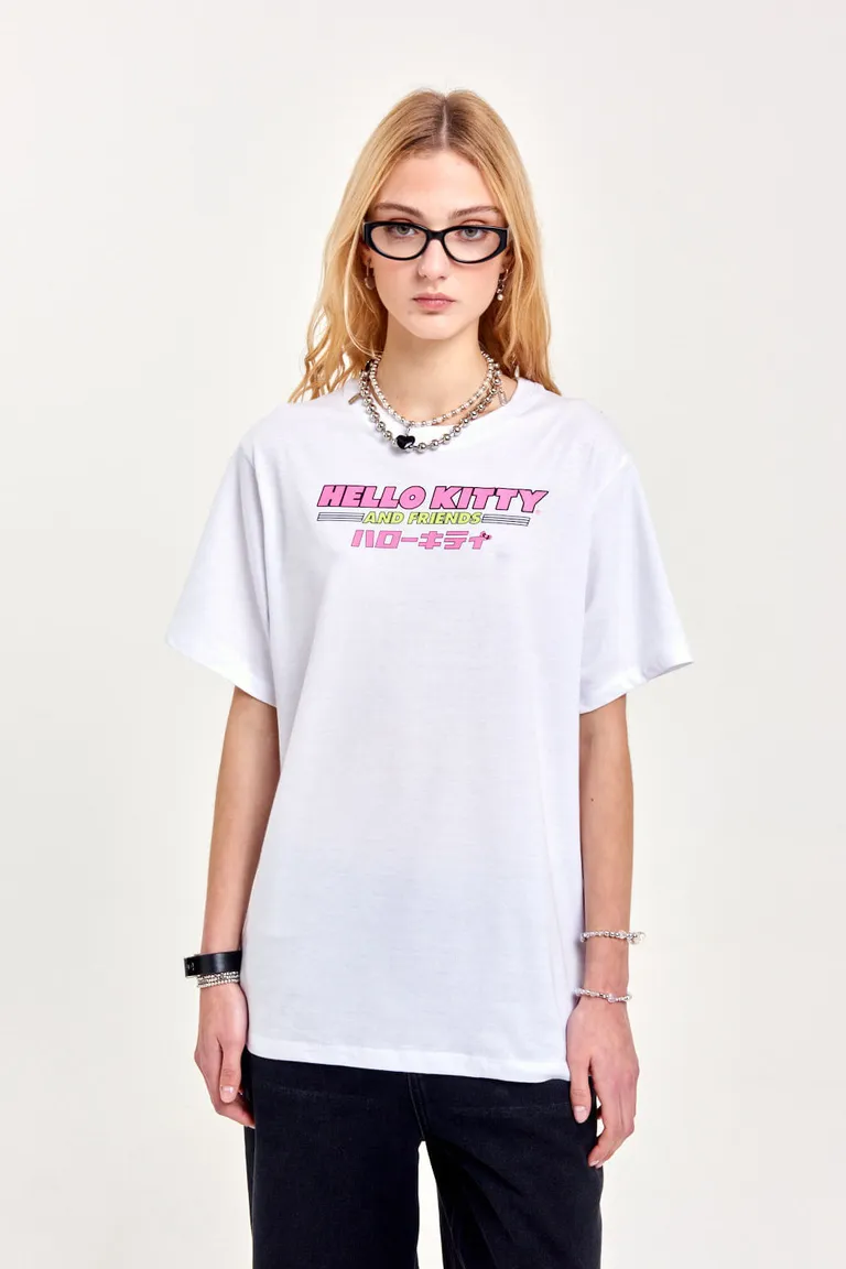 Remera oversize con divertido estampado de gatitos para una actitud relajada y con onda de 47 Street en Remeras para argentina