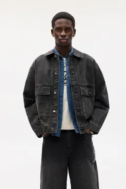 Campera de jean negra de Pull&Bear en Abrigos y Camperas para argentina