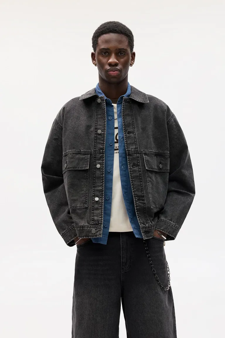 Campera de jean negra de Pull&Bear en Abrigos y Camperas para argentina