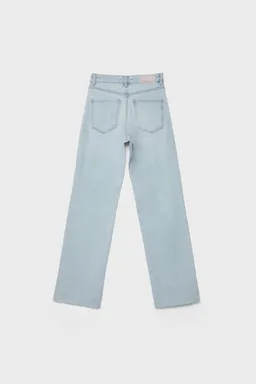 Jeans straight confort de Stradivarius en Pantalones para argentina