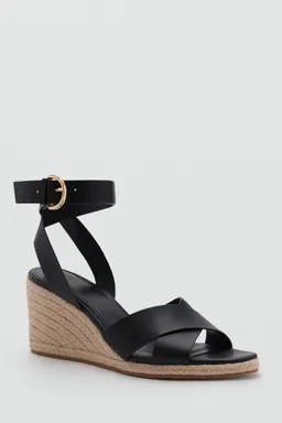 Sandalias cuña tiras cruzadas de Mango en Sandalias para argentina