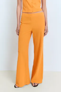 Pantalón recto fluido de Mango en Pantalones para argentina