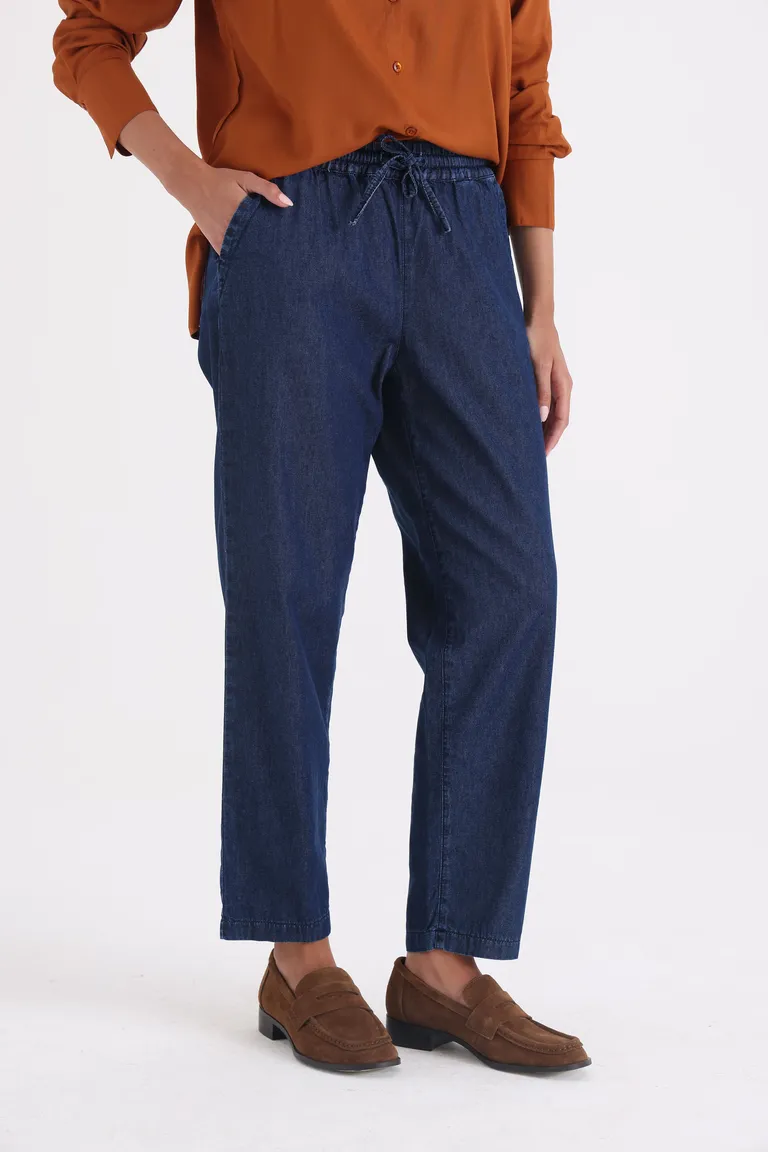 Pantalón amplio con cintura elastizada y cordón de ajuste en tono azul de Yagmour en Pantalones para argentina