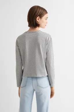 Remera rayas manga larga de Mango Teen en Buzos y Sweaters para argentina