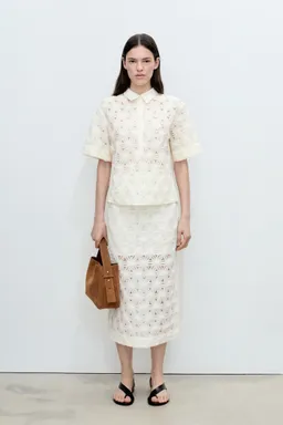 Falda calada textura flores de Mango en Faldas para argentina
