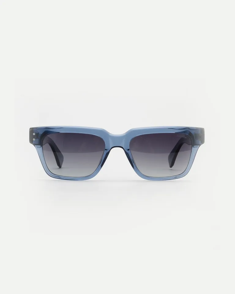 Gafas de sol elegantes y prácticas con patillas y frente ajustables de Ay Not Dead en Anteojos para argentina