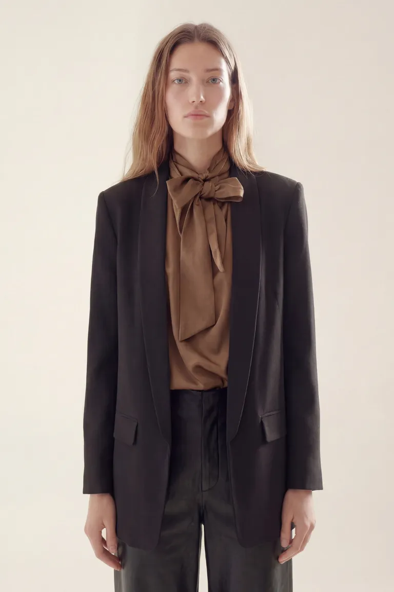 Blazer sastrero entallado de diseño clásico con solapas para mujer de Akiabara en Blazers para argentina