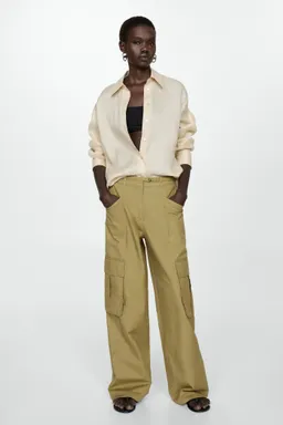Pantalón cargo con bolsillos de Mango en Pantalones para argentina