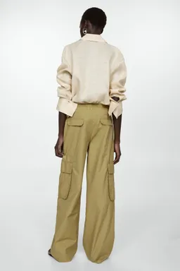 Pantalón cargo con bolsillos de Mango en Pantalones para argentina