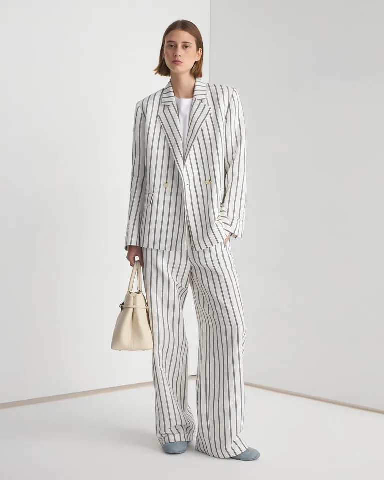 Blazer relajado de lino con corte contemporáneo y silueta amplia de Prüne en Blazers para argentina