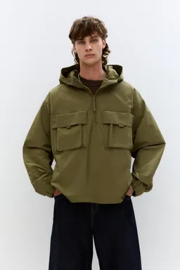 Campera utilitaria con capucha de Pull&Bear en Abrigos y Camperas para argentina