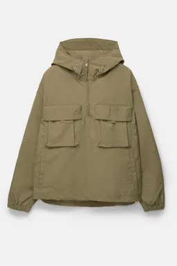 Campera utilitaria con capucha de Pull&Bear en Abrigos y Camperas para argentina