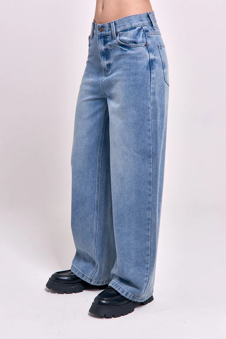 Pantalón de jean con corte amplio de piernas y tiro medio con diseño de calce holgado de 47 Street en Pantalones para argentina