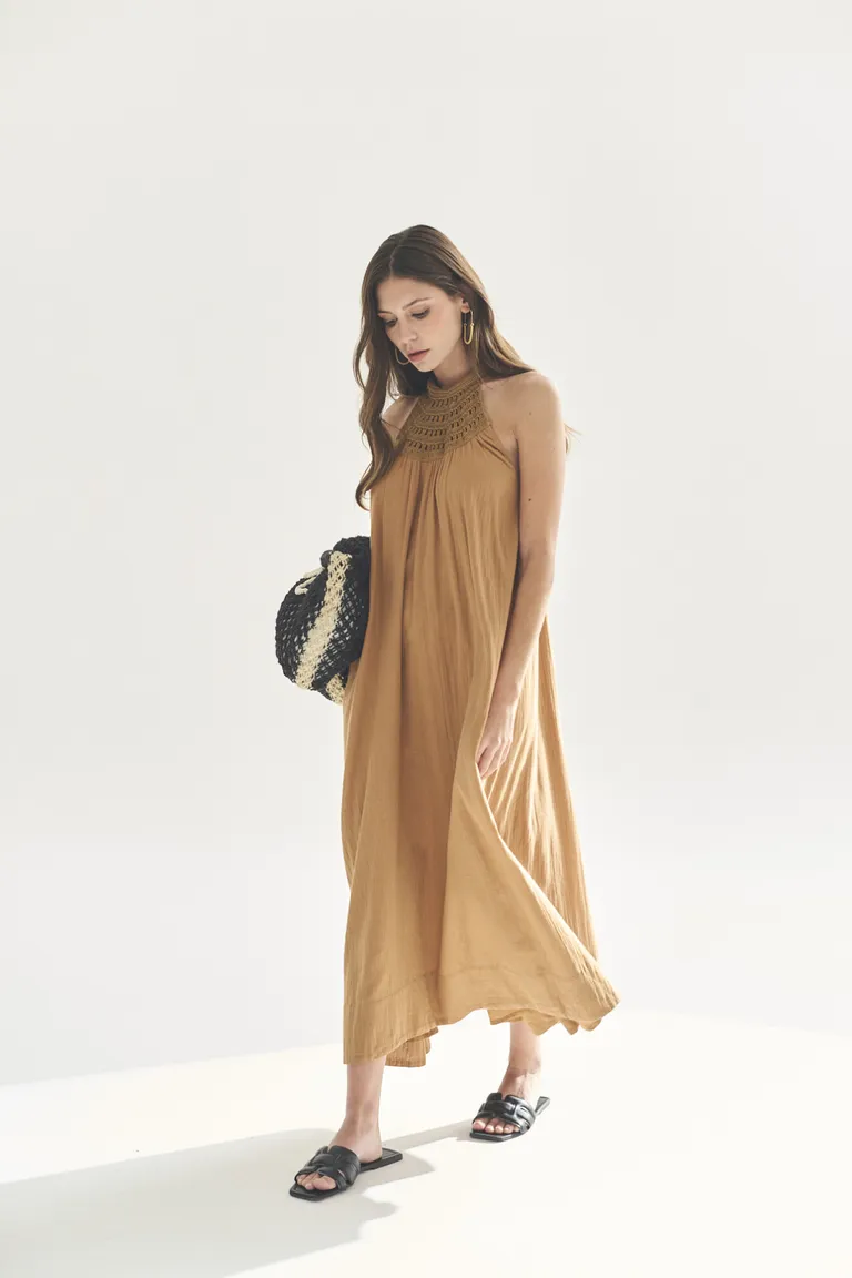 Vestido moli: elegancia y comodidad en un diseño flowy y amplio de Akiabara en Vestidos para argentina