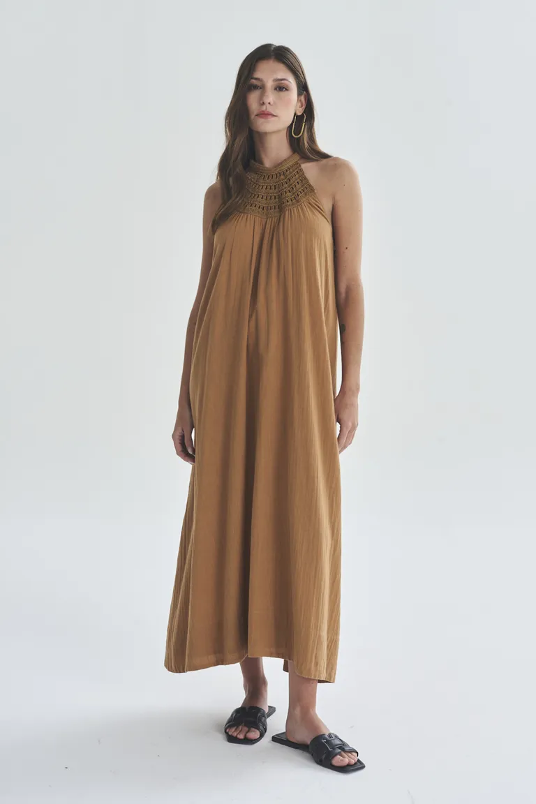 Vestido moli: elegancia y comodidad en un diseño flowy y amplio de Akiabara en Vestidos para argentina