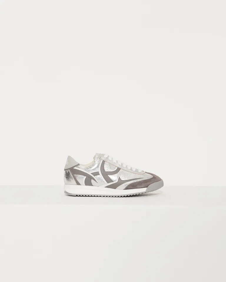 Zapatilla London: Calzado urbano de cuero con detalles metálicos para mujer de Jazmin Chebar en Zapatillas para argentina