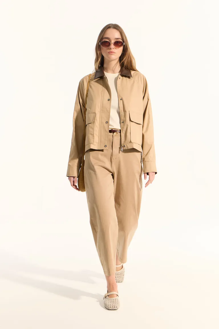 Chaqueta de mujer en tonalidad beige, estilo clásico y versátil de Portsaid en Chaquetas para argentina