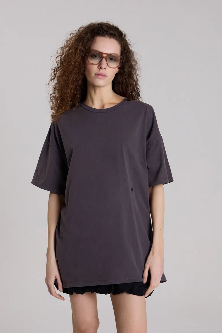 Remera de manga corta en tejido jersey de algodón gris con efecto microwash de Maria Cher en Remeras para argentina