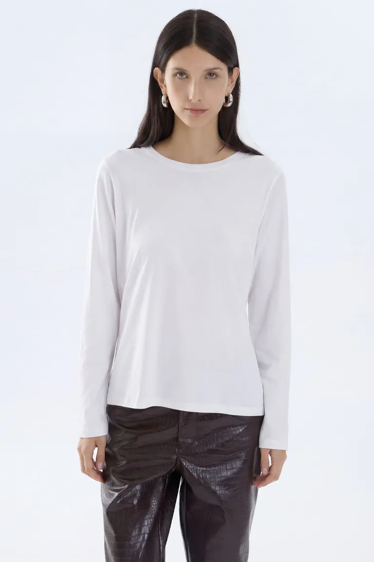 Remera de corte básico con mangas largas y cuello redondo de Portsaid en Remeras para argentina