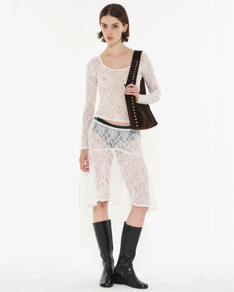 Falda midi de encaje con recorte en la cadera y largo irregular para un estilo elegante y refinado de Ay Not Dead en Faldas para argentina