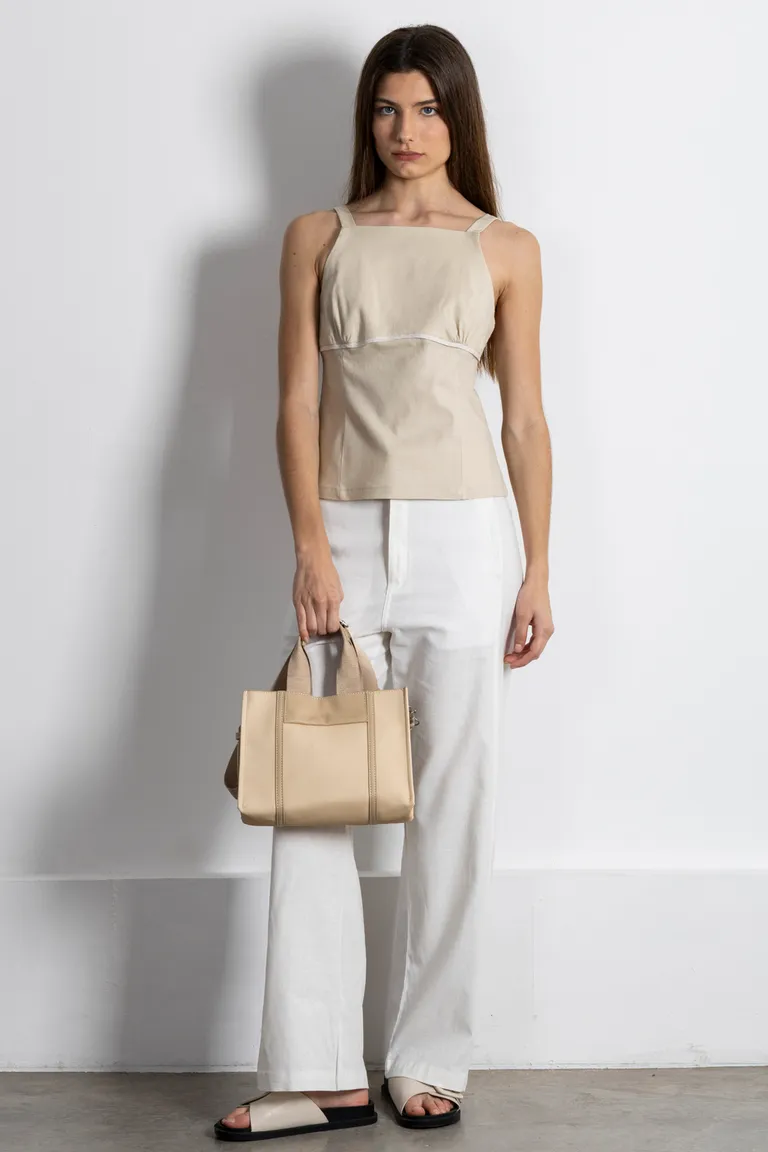 Cartera mediana con manija corta y correa regulable, diseño elegante y funcional de Kill en Bolsos y Carteras para argentina