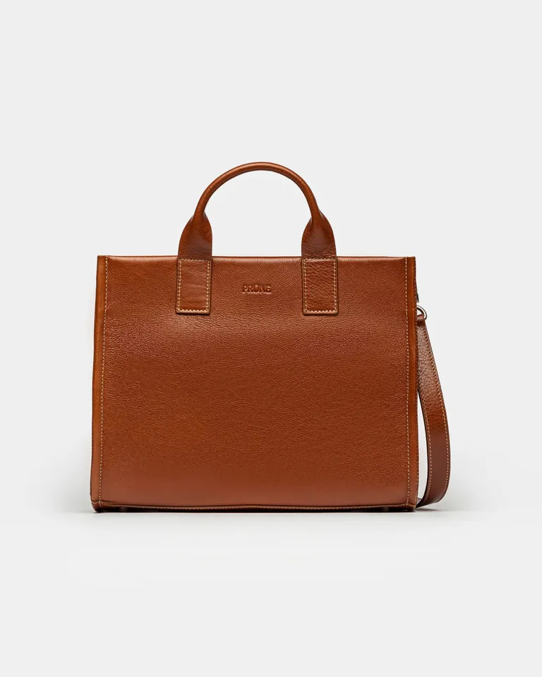 Cartera de mano Capri en cuero liso vegetal, un accesorio versátil y de gran diseño de Prüne en Bolsos y Carteras para argentina