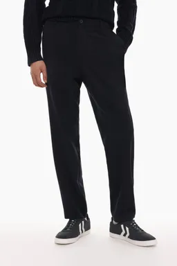 Pantalón chino sastrería de Lefties en Pantalones para argentina