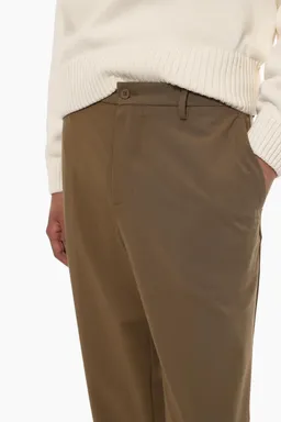 Pantalón chino sastrería de Lefties en Pantalones para argentina