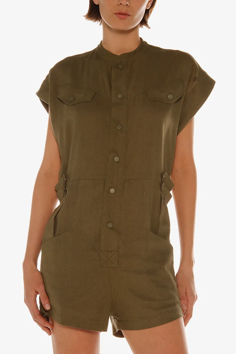 Mono corto de lino con botones snaps personalizados, diseño amplio y largo modular de Sofia Sarkany en Monos para argentina