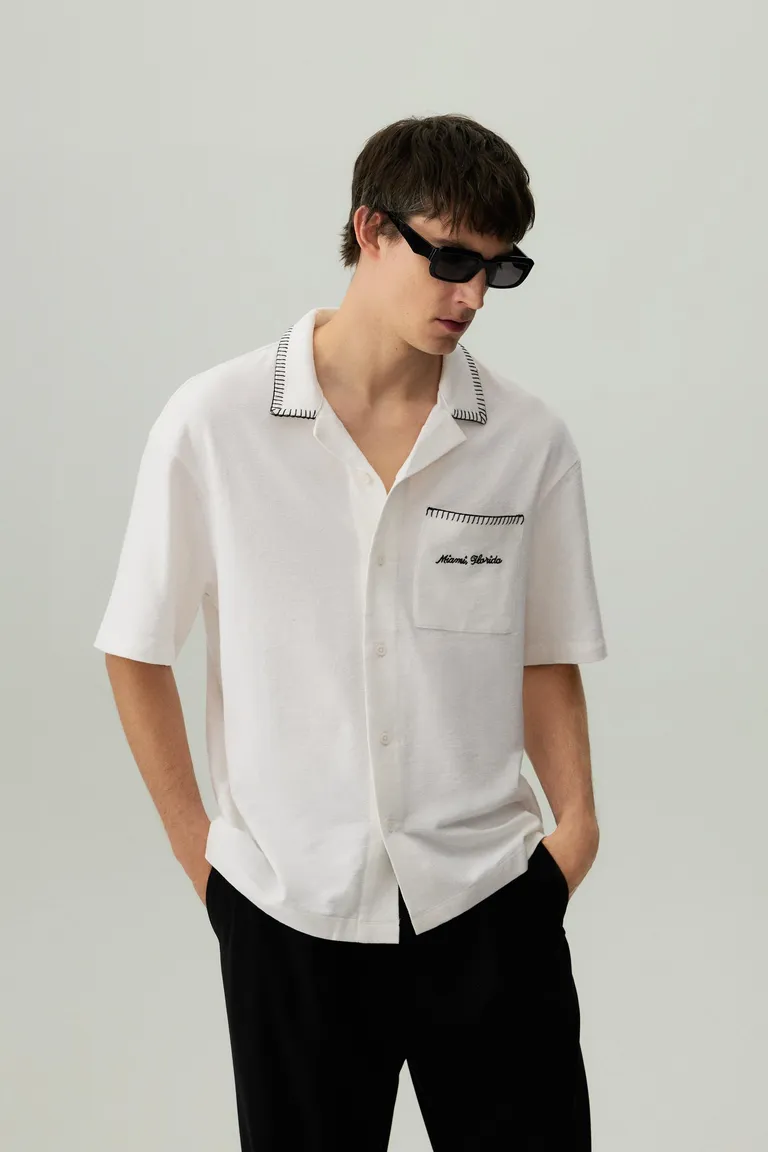 Camisa texturizada con bordados de Lefties en Camisas para argentina