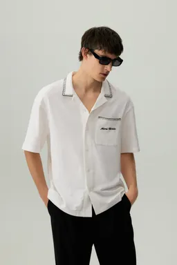 Camisa texturizada con bordados de Lefties en Camisas para argentina