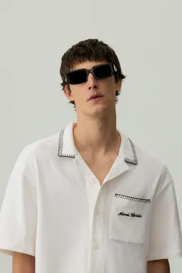 Camisa texturizada con bordados de Lefties en Camisas para argentina