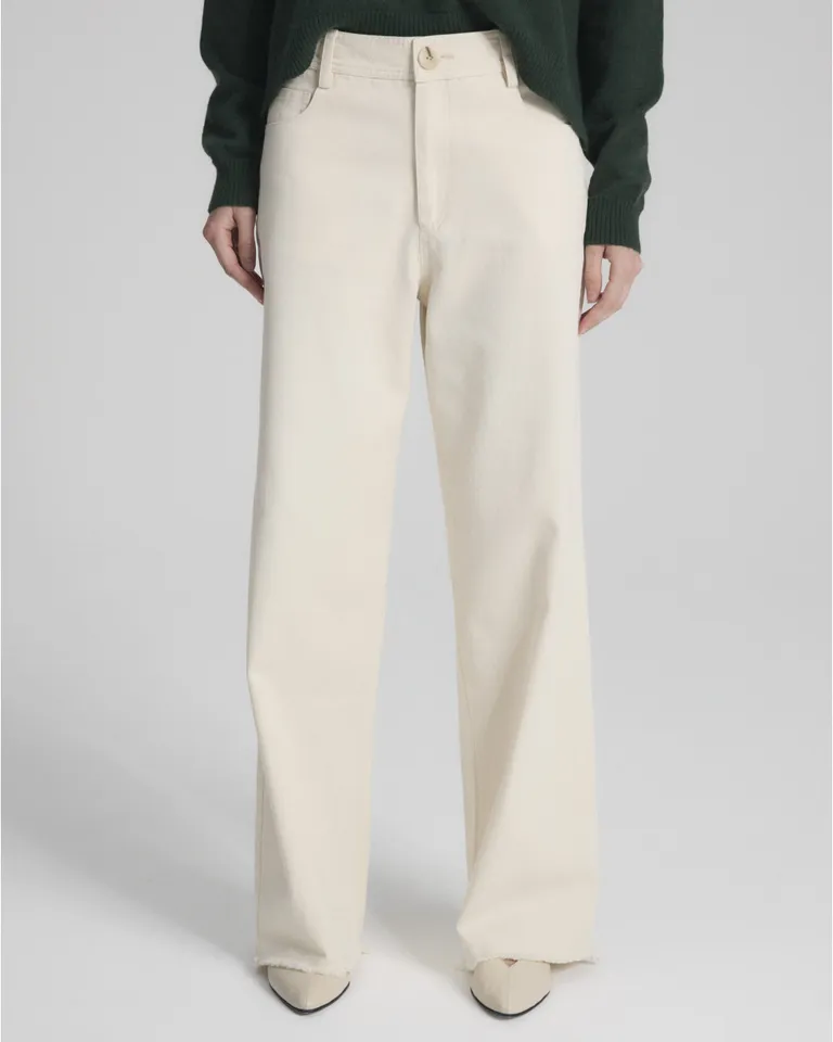 Pantalón recto de tiro medio con bolsillos plaqué traseros y terminación desflecada en el ruedo de Blue Sheep en Pantalones para argentina