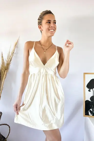 Vestido nagore de undefined