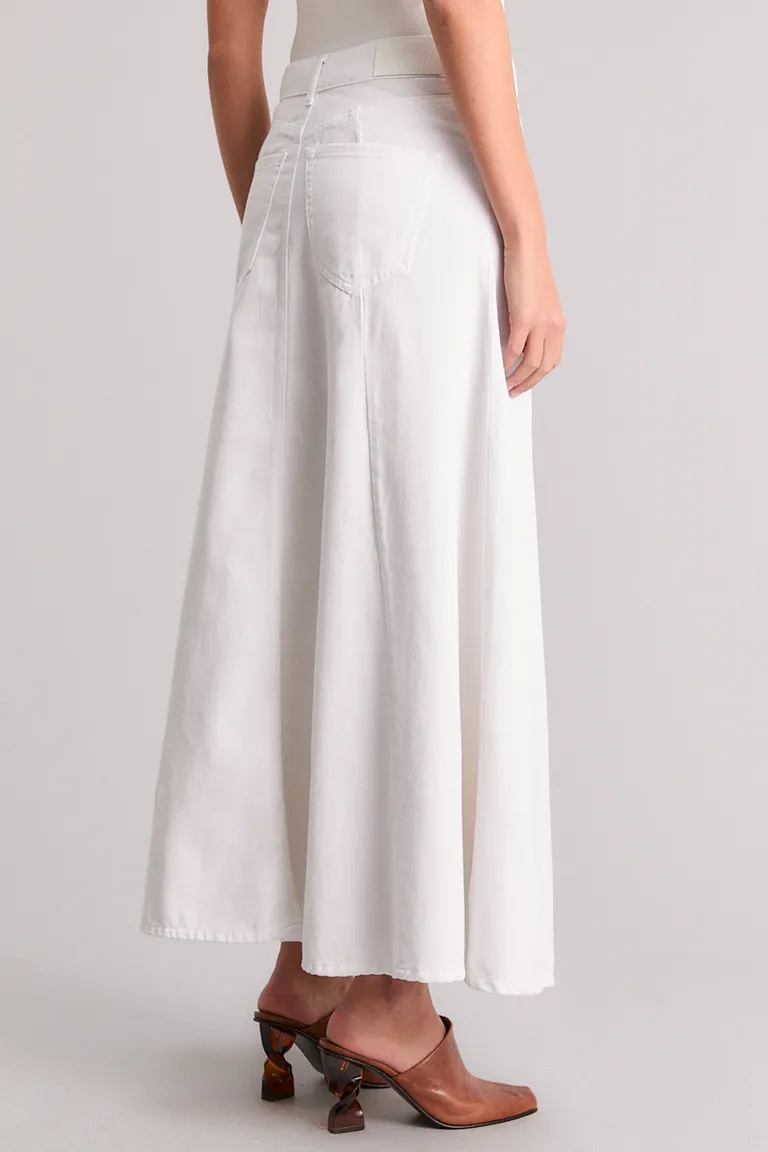 Maxifalda blanca de corte midi y caída sofisticada de Kosiuko en Faldas para argentina