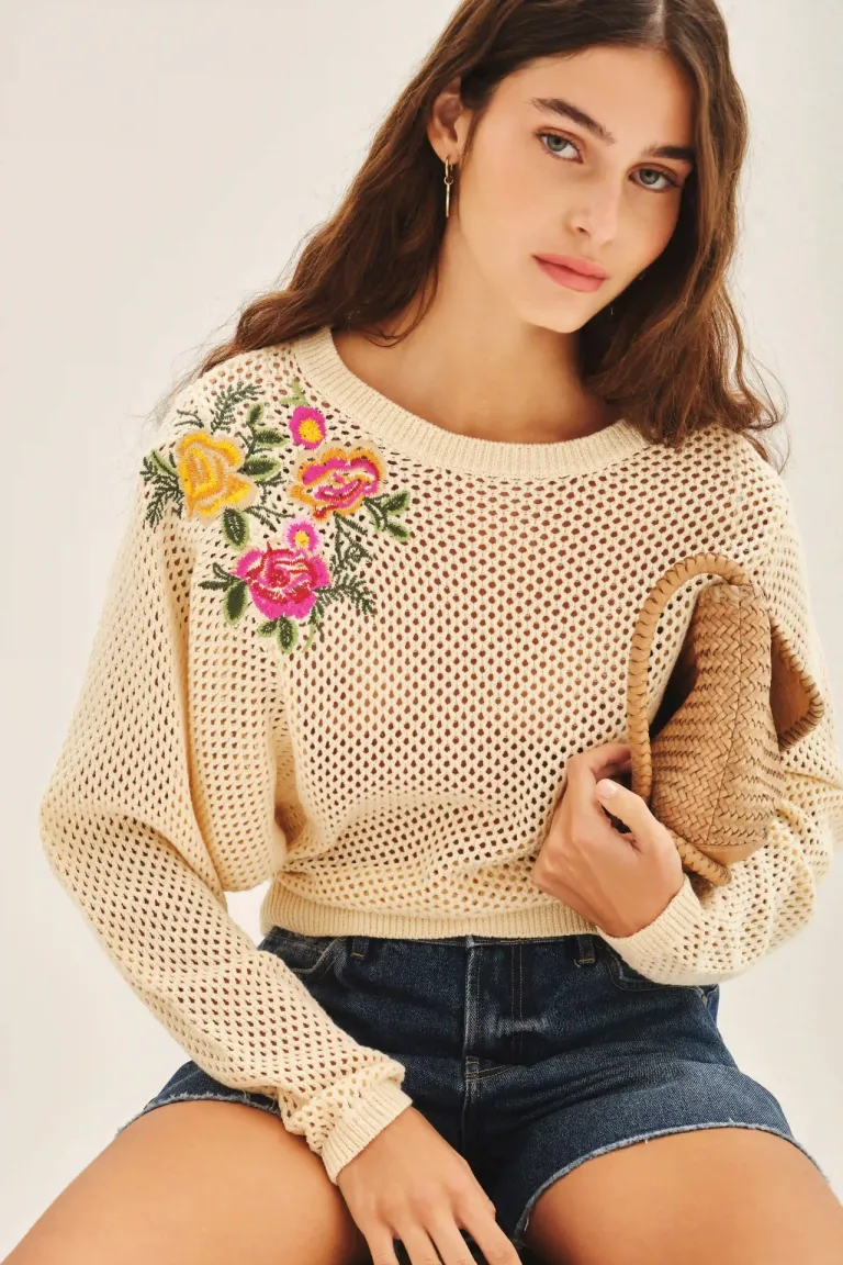 Sweater calado con bordado de flores en diseño relajado y hombro caído de Rapsodia en Buzos y Sweaters para argentina