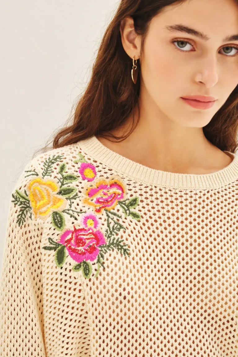 Sweater calado con bordado de flores en diseño relajado y hombro caído de Rapsodia en Buzos y Sweaters para argentina