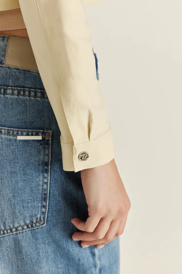 Chaqueta de diseño estructurado y alforzas para un look casual y sofisticado de Tucci en Chaquetas para argentina