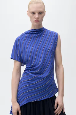 Blusa asimétrica rayas de Mango en Blusas para argentina