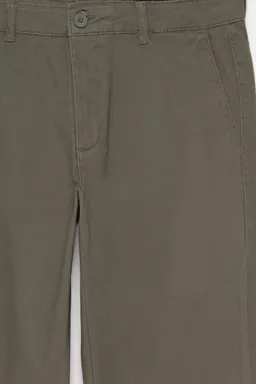 Pantalón chino slim de Lefties en Pantalones para argentina