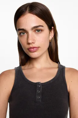 Top canalé algodón de Mango Teen en Tops para argentina