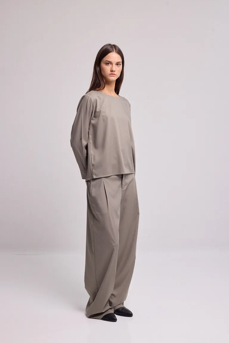 Blusa de manga larga con abertura y tabla en la espalda de Kill en Blusas para argentina