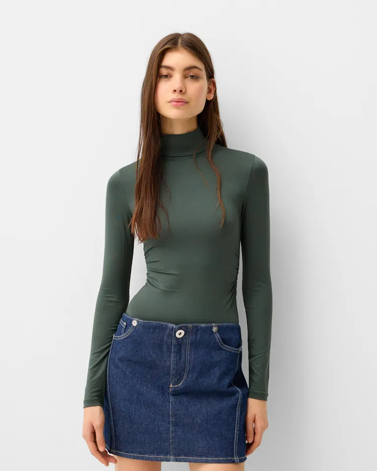 Body manga larga cuello alto de Bershka en Bodies para argentina