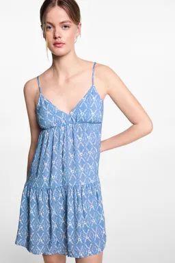 Vestido estampado con volantes de Mango Teen en Vestidos para argentina